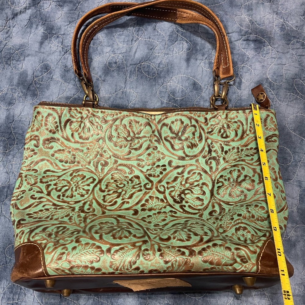 Texas Carpet Bagger concealed carry shoulder bag